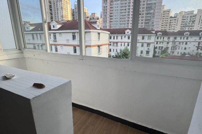 1BR Apartment near Quyang Rd Metro (L8)