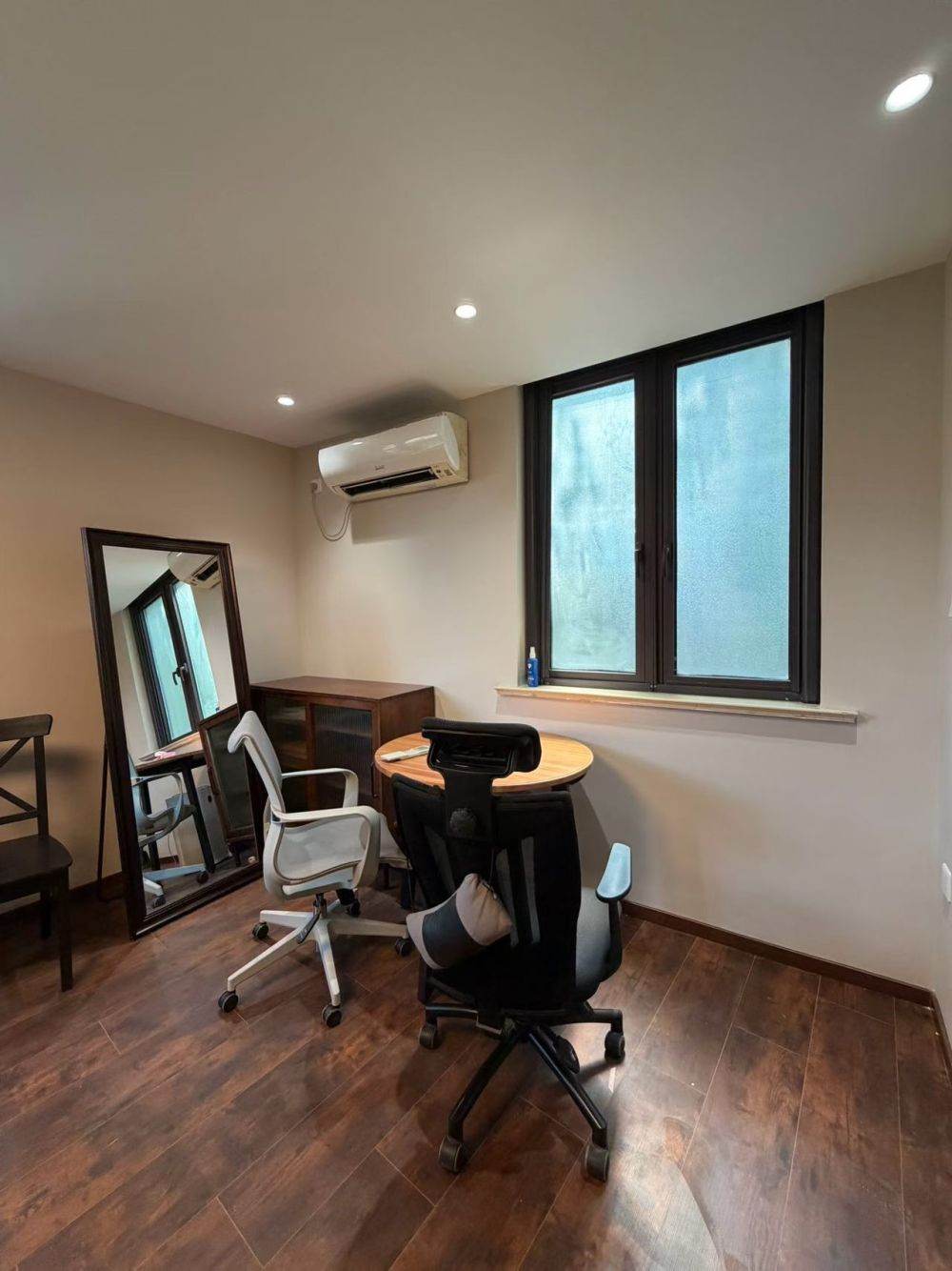 Housing image — Living Room