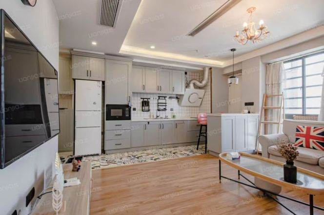 High-Floor 1BR Apartment in Jing'an