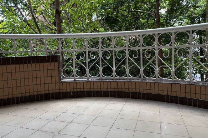 2BR Apartment near Changshu Rd Metro