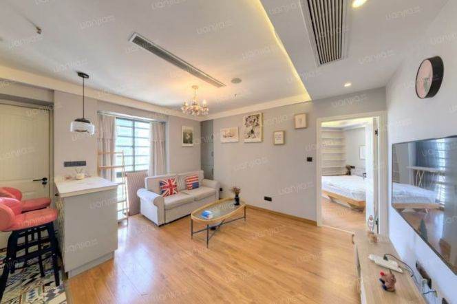 High-Floor 1BR Apartment in Jing'an