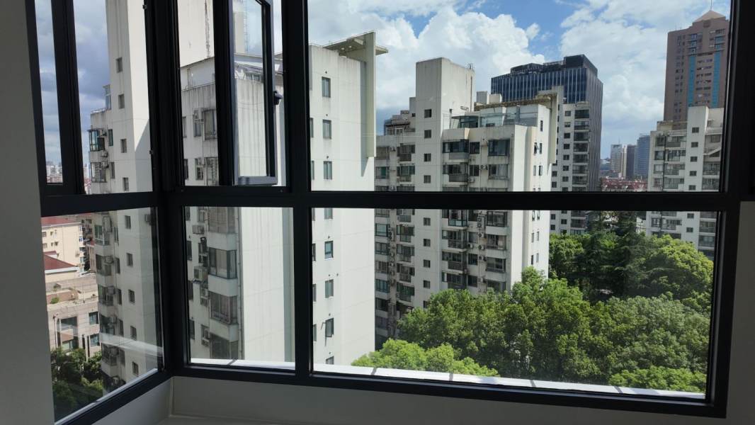 Housing image — Balcony