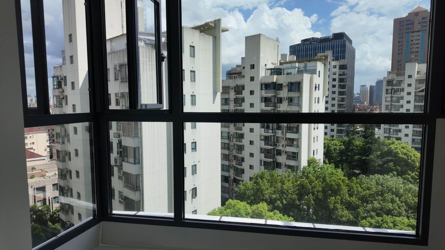 Housing image — Balcony