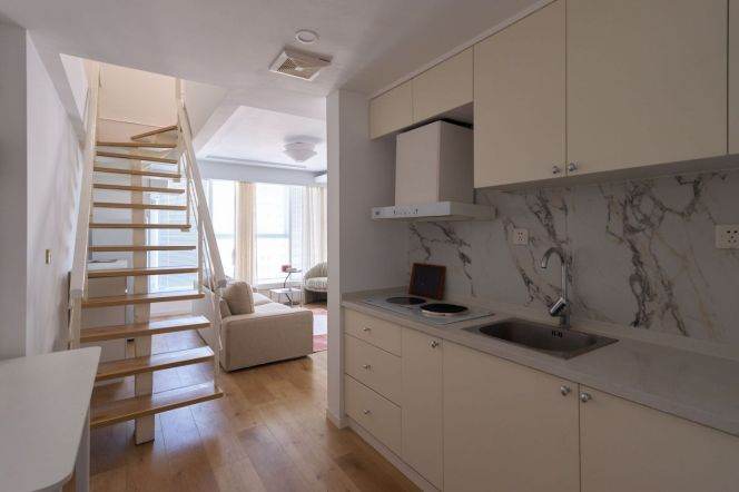 High-Floor 1BR Apartment in Jing'an (L2/L7/L14)