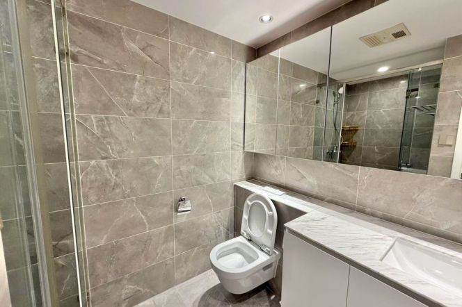 Spacious 2BR Apartment in Gubei with Floor-to-Ceiling Windows (L2)