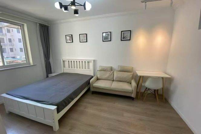 1BR Apartment in Jing'an