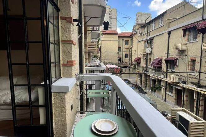 1BR Lane House at Jing'an Villa (L2/L12/L13)