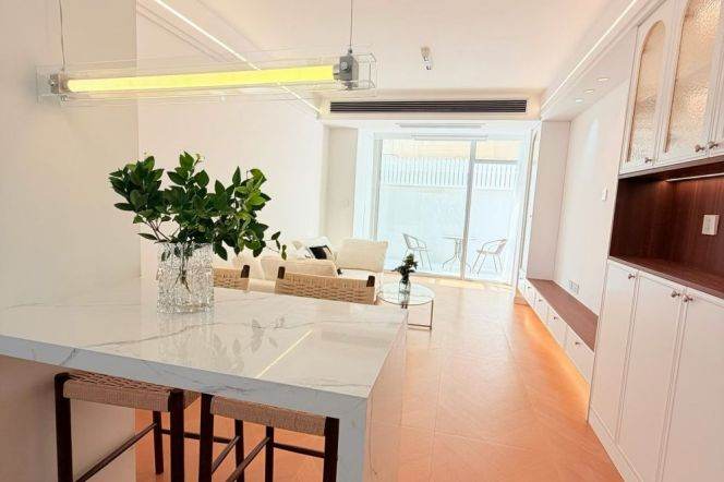1BR Apartment near Zhongshan Park with Terrace (L2/L3/L4)