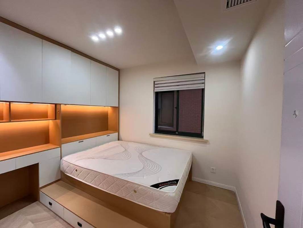 Housing image — Bedroom
