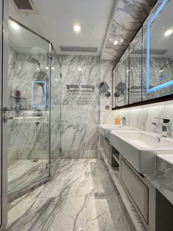 Housing image — Bathroom