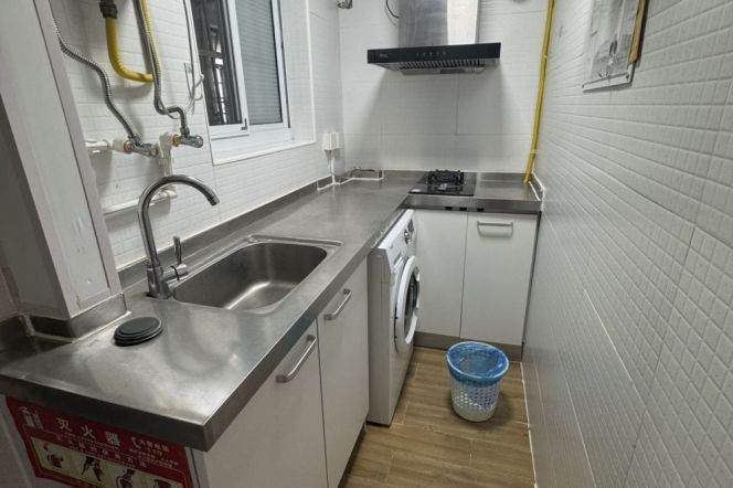 1BR Apartment near Quyang Rd Metro (L8)