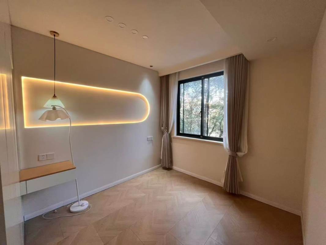 Housing image — Bedroom