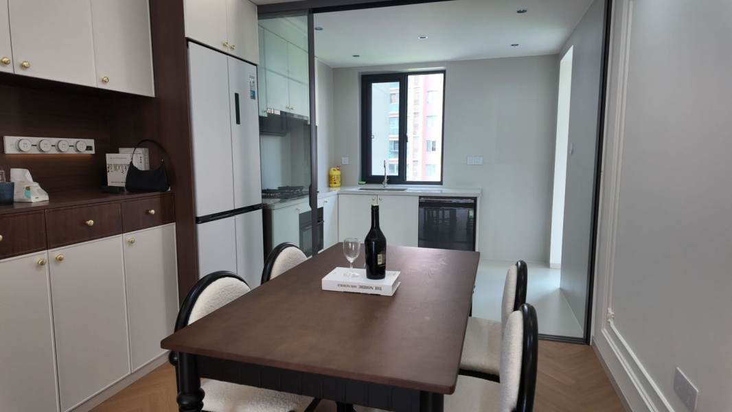 Housing image — Dining Area
