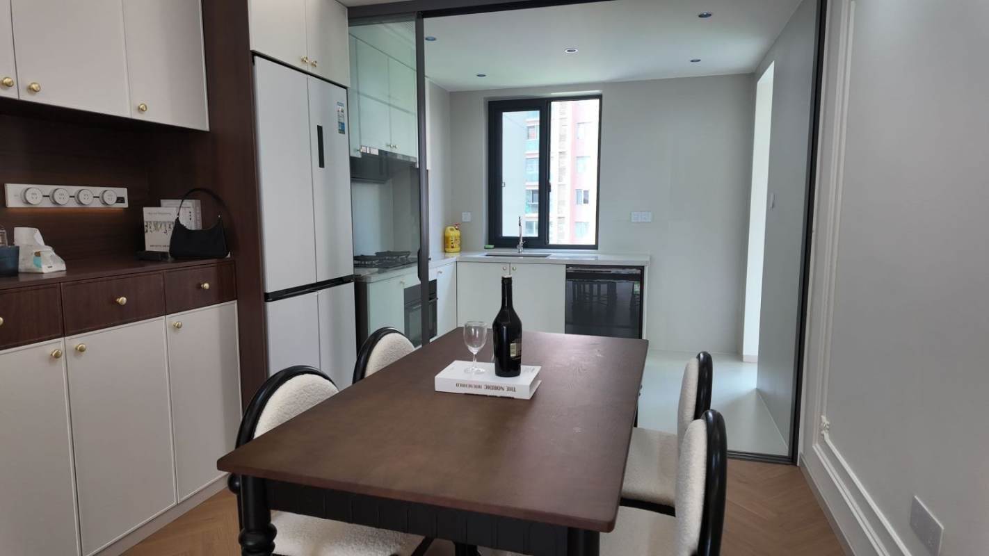 Housing image — Dining Area