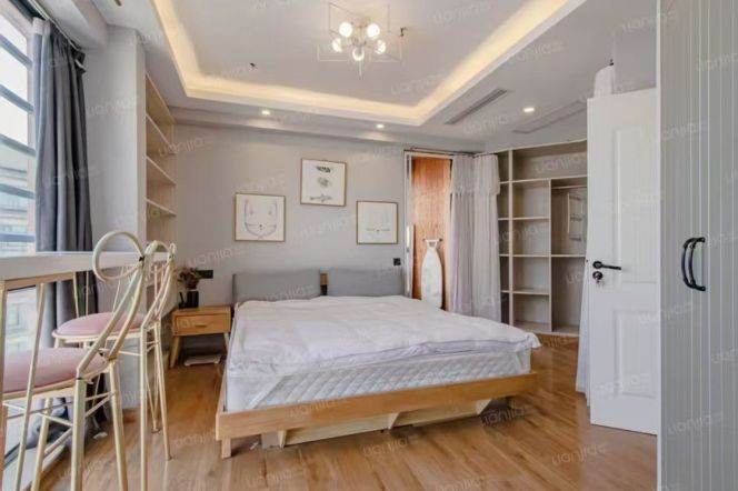 High-Floor 1BR Apartment in Jing'an