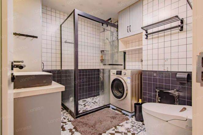 High-Floor 1BR Apartment in Jing'an