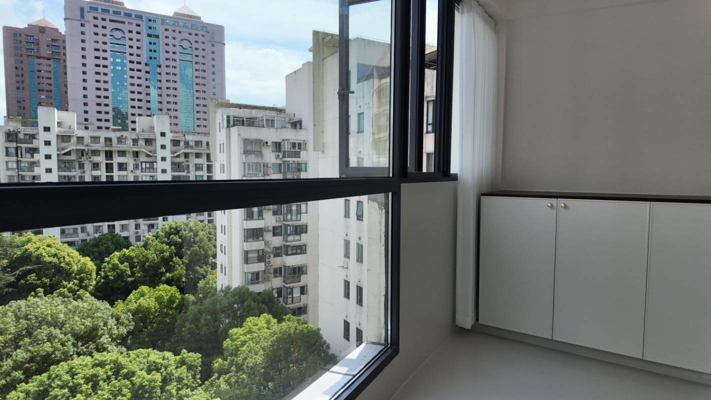 Housing image — Balcony