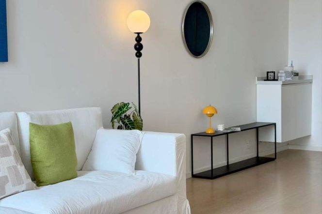 Spacious 1BR Apartment near Shanghai Railway Station Metro with River View (L13)