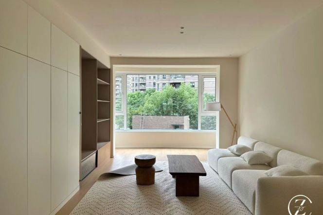 Spacious High-Ceiling 2BR Apartment near Shanghai Swimming Center Metro with Floor-to-Ceiling Windows (L11)