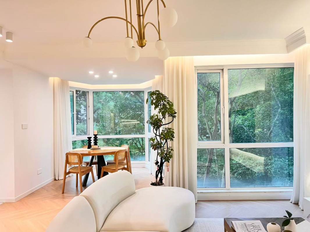 Housing image — Living Room