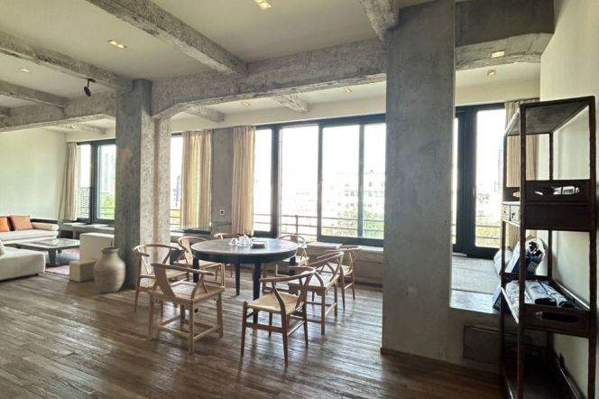 Spacious High-Ceiling 2BR Apartment near Tiantong Rd Metro with Outstanding View (L10/L12)