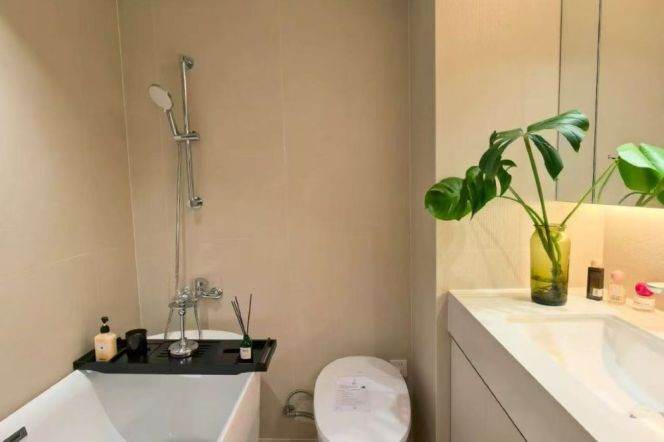 2BR Apartment at Oriental Manhattan (L1/L9/L11)