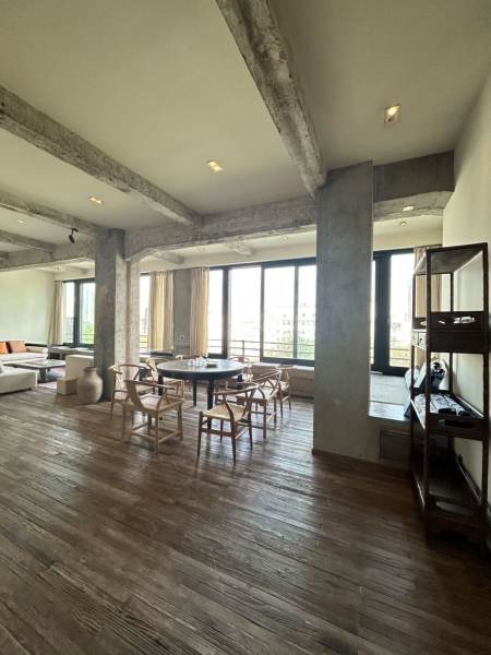 Housing image — Living Room