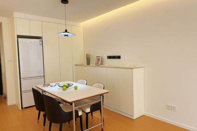 2BR Apartment in Jing'an (L7/L13/L14)
