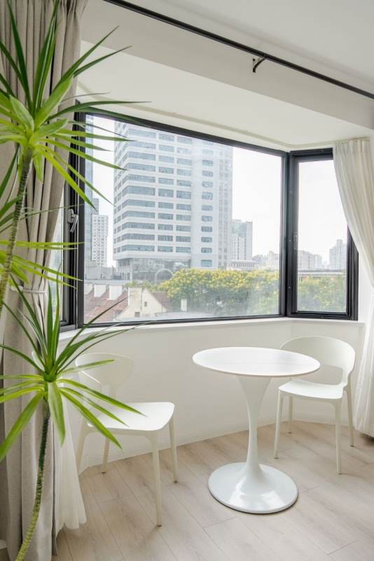 Housing image — Balcony