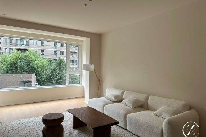 Spacious High-Ceiling 2BR Apartment near Shanghai Swimming Center Metro with Floor-to-Ceiling Windows (L11)