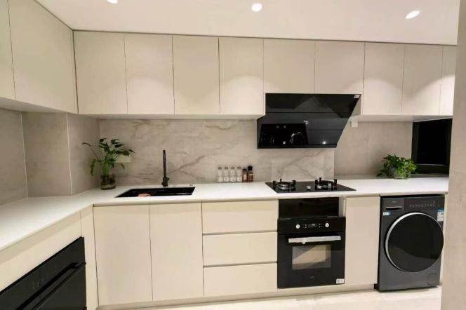 2BR Apartment at Oriental Manhattan (L1/L9/L11)