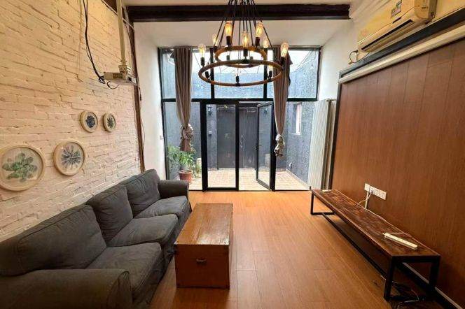 1BR Lane House near IAPM with Terrace (L1/L10/L12)