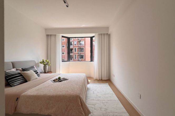 Spacious 2BR Apartment in Gubei