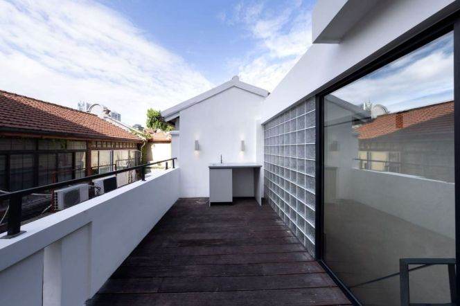 3BR Lane House near South Shaanxi Rd Metro with Terrace (L1/L10/L12)
