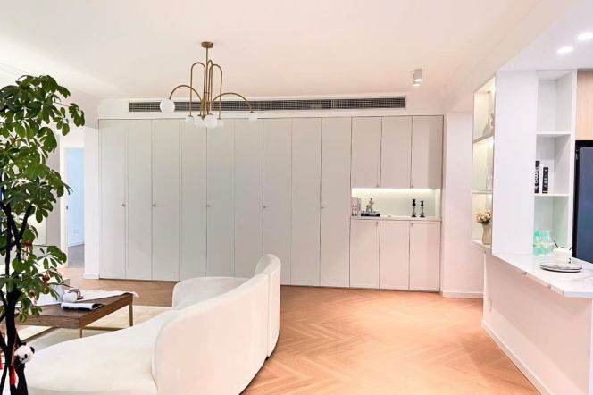 3BR Apartment near Yishan Rd Metro with Floor-to-Ceiling Windows (L3/L4/L9)