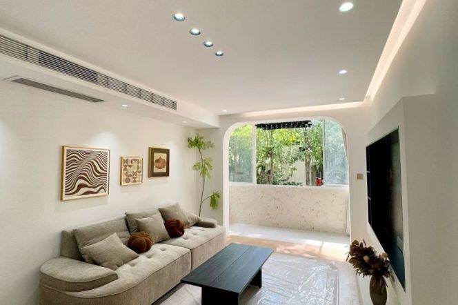 1BR Apartment in Lujiazui