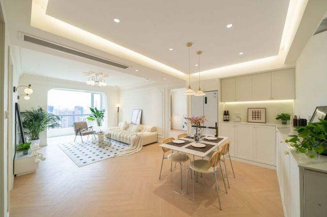 High-Floor Spacious 2BR Apartment near Xintiandi Metro (L9/L13)