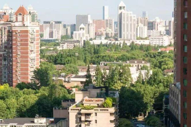 1BR Apartment in Jing'an (L2/L11)