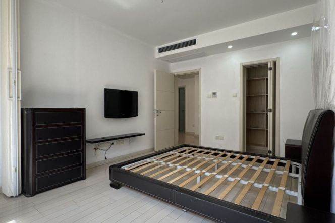 2BR Apartment at Sihe Garden