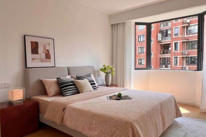 Spacious 2BR Apartment in Gubei