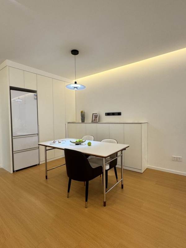 Housing image — Dining Area