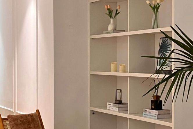 Spacious 2BR Apartment near West Yan'An Rd Metro