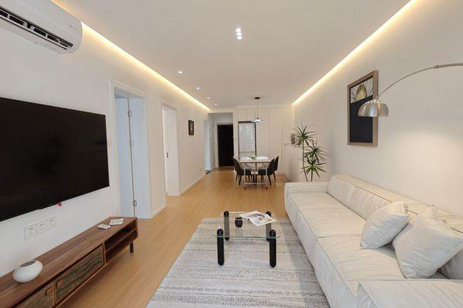 2BR Apartment in Jing'an (L7/L13/L14)