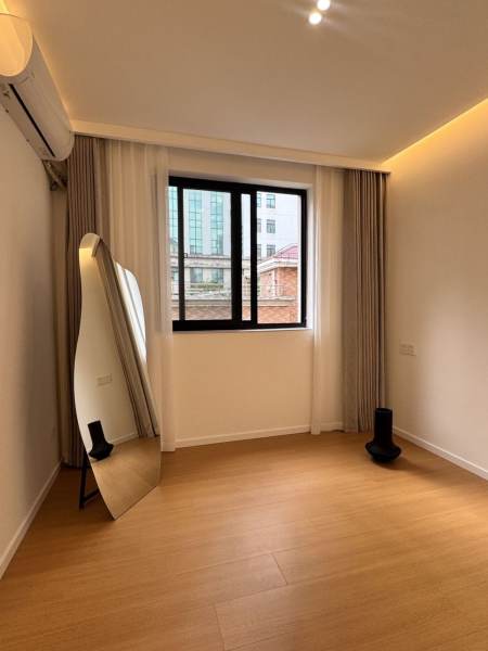 Housing image — Bedroom