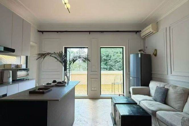 Spacious 1BR Heritage Apartment in Old Xuhui with Green View (L1/L7)