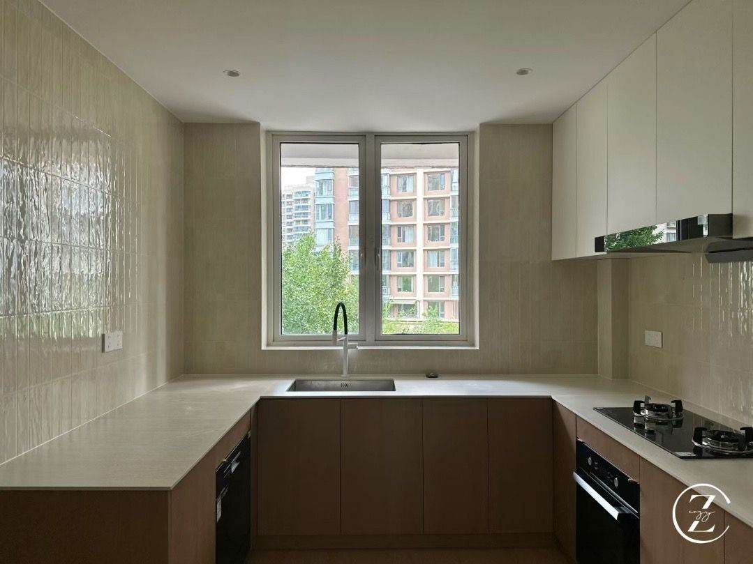 Housing image — Kitchen
