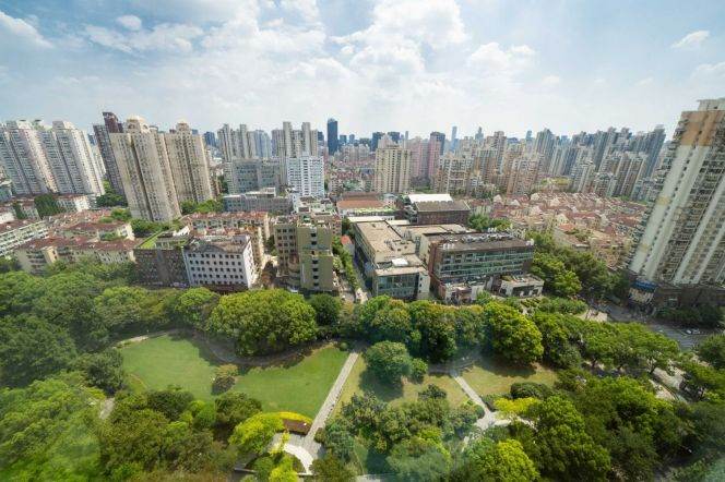 High-Floor Spacious 2BR Apartment near Xintiandi Metro (L9/L13)