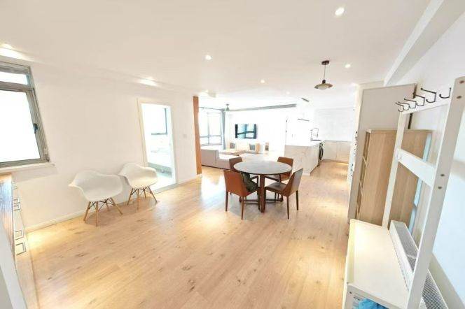 High-Floor 3BR Apartment near Dapuqiao Metro (L9/L12)