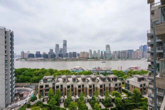 1BR Apartment in Gubei with River View (L2/L15)