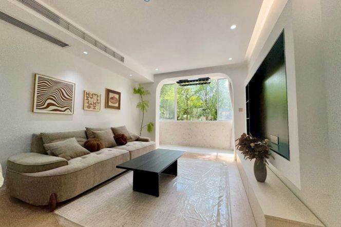 1BR Apartment in Lujiazui